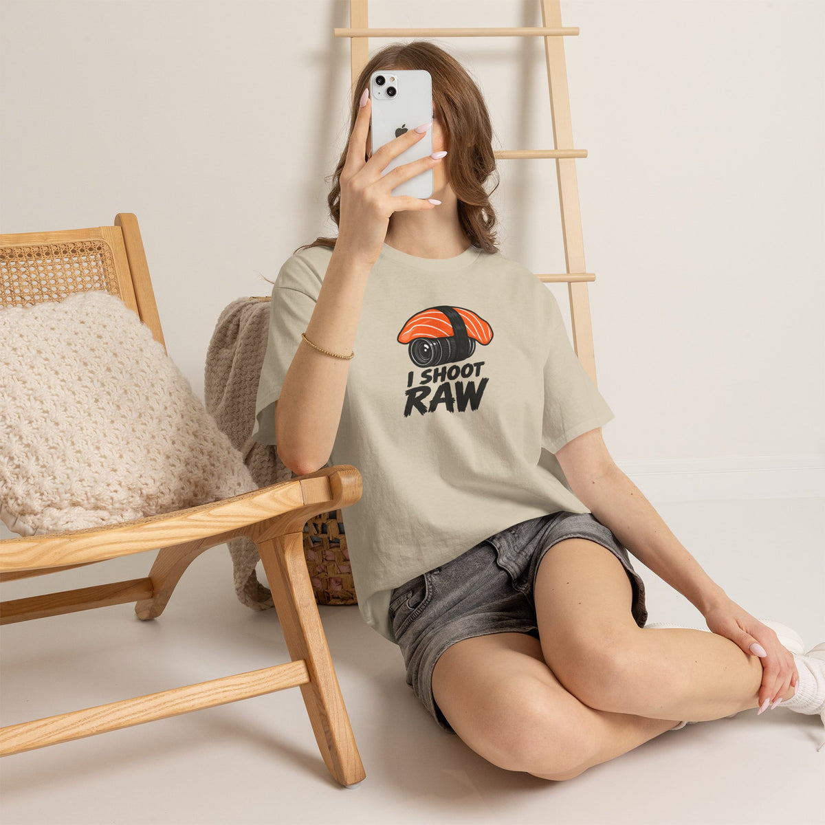 Funny Photographer T-Shirt - I Shoot Raw Sushi Camera Tee | Photography Gift