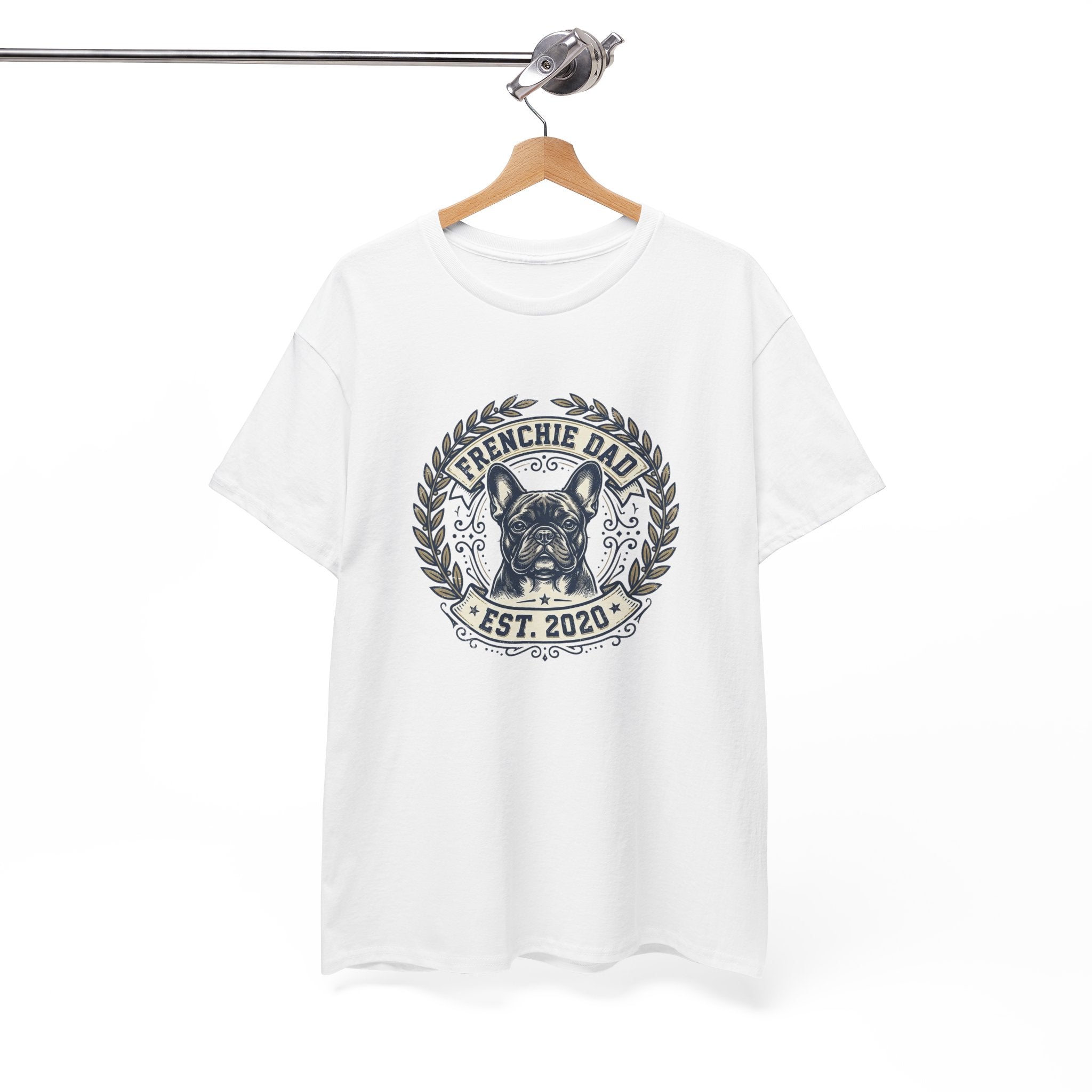 Frenchie Dad Est. 2020 T-Shirt – Vintage French Bulldog Badge Tee for Proud Dog Dads | Distressed Varsity Graphic Shirt