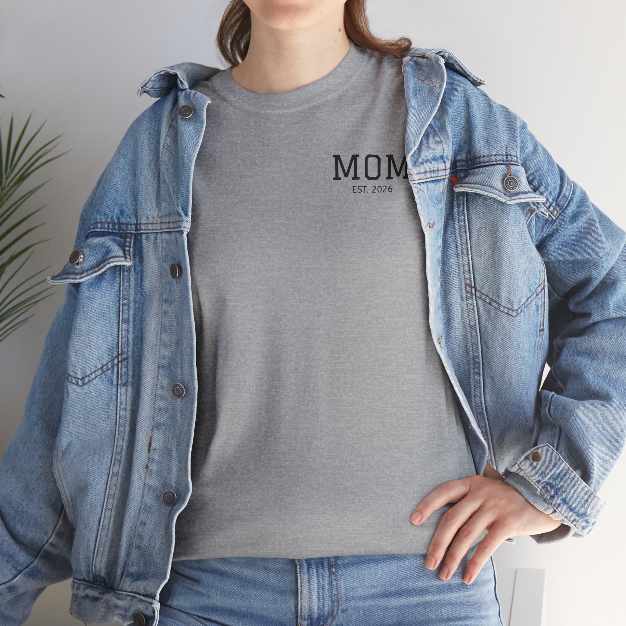 Mom Logo T-Shirt — Personalized Name Graphic Tee