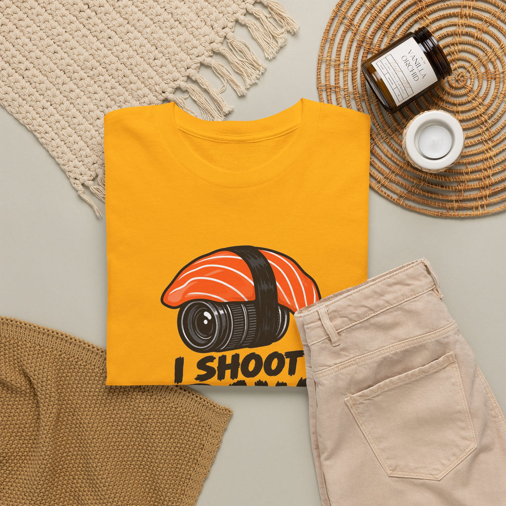 Funny Photographer T-Shirt - I Shoot Raw Sushi Camera Tee | Photography Gift