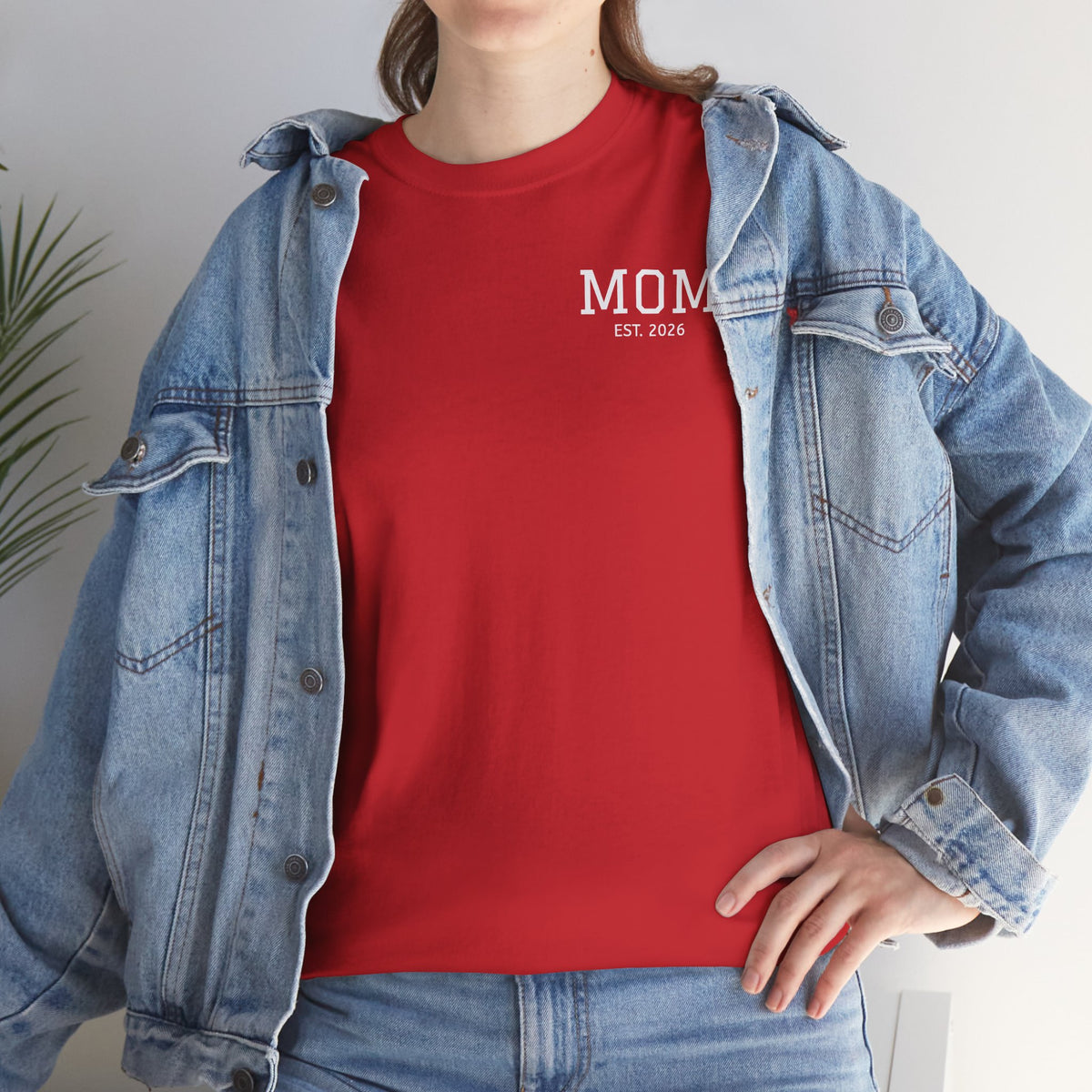 Mom Logo T-Shirt — Personalized Name Graphic Tee