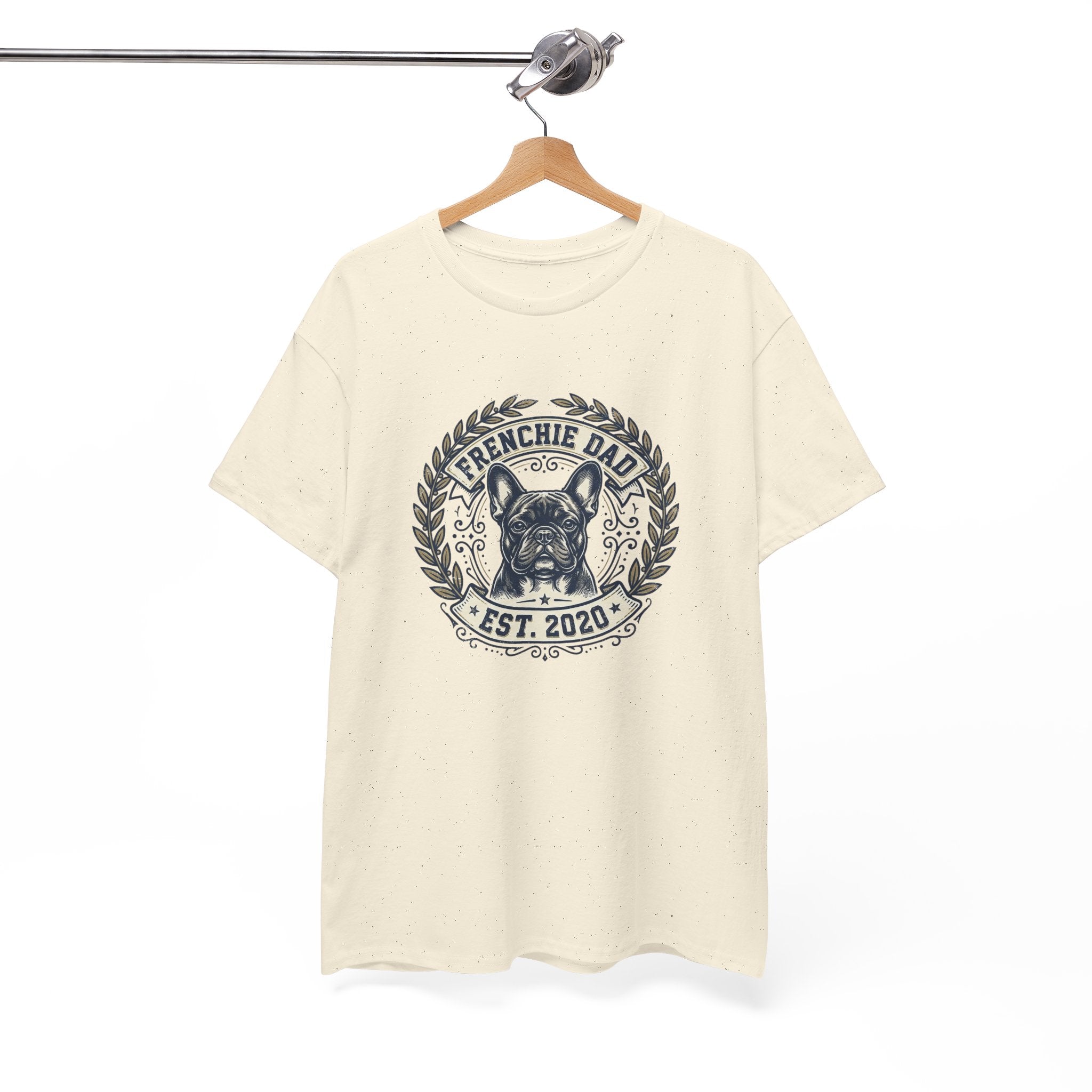 Frenchie Dad Est. 2020 T-Shirt – Vintage French Bulldog Badge Tee for Proud Dog Dads | Distressed Varsity Graphic Shirt