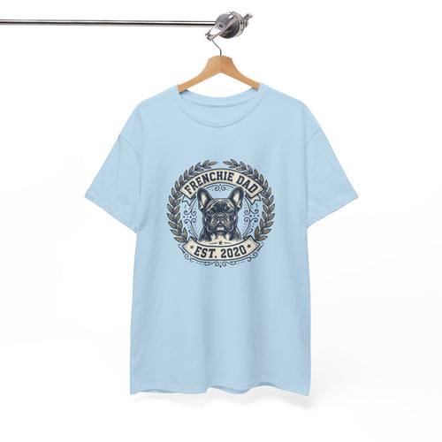 Frenchie Dad Est. 2020 T-Shirt – Vintage French Bulldog Badge Tee for Proud Dog Dads | Distressed Varsity Graphic Shirt
