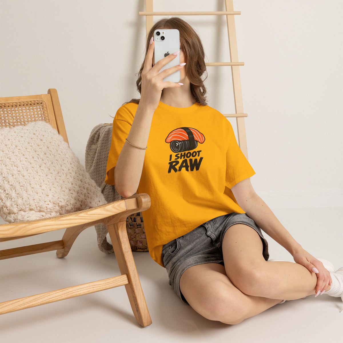 Funny Photographer T-Shirt - I Shoot Raw Sushi Camera Tee | Photography Gift