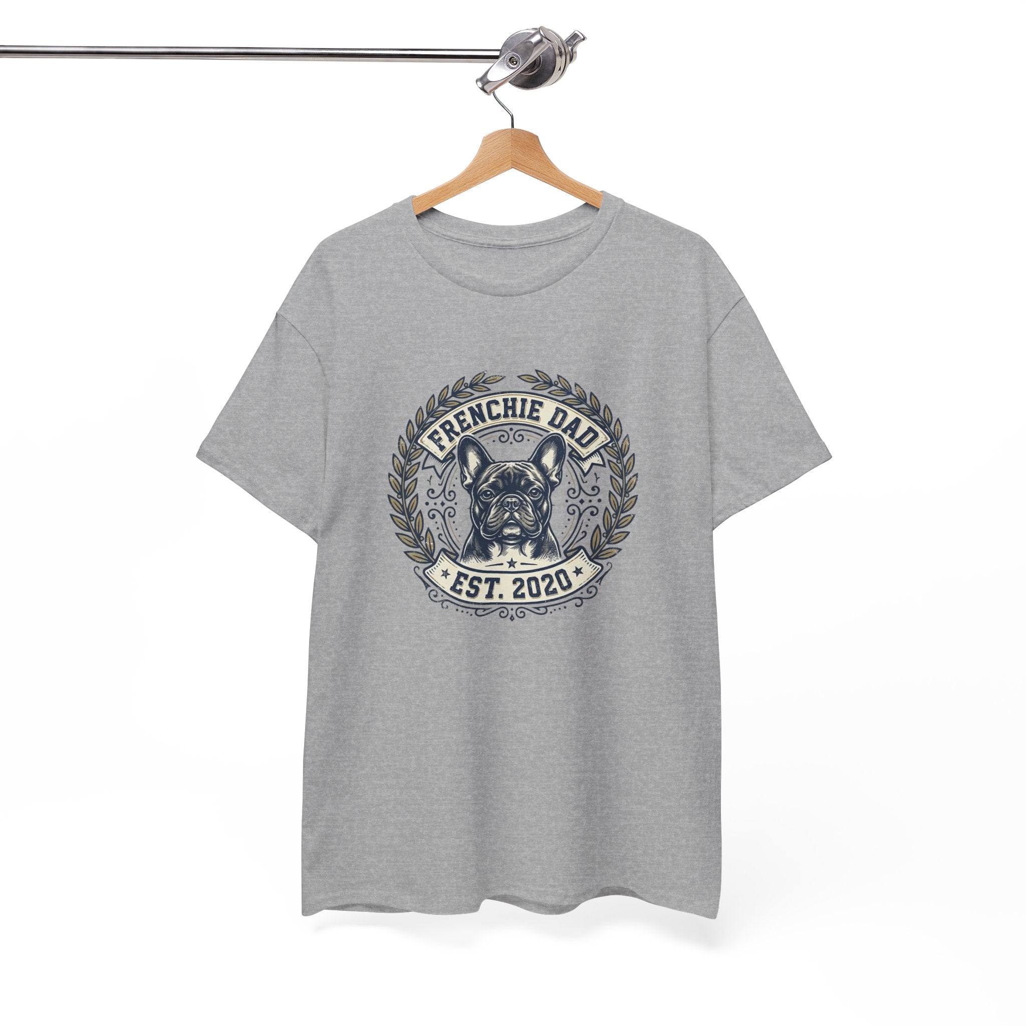 Frenchie Dad Est. 2020 T-Shirt – Vintage French Bulldog Badge Tee for Proud Dog Dads | Distressed Varsity Graphic Shirt