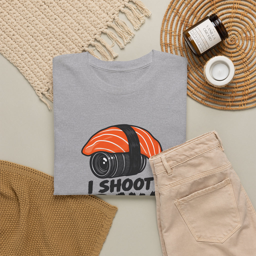 Funny Photographer T-Shirt - I Shoot Raw Sushi Camera Tee | Photography Gift