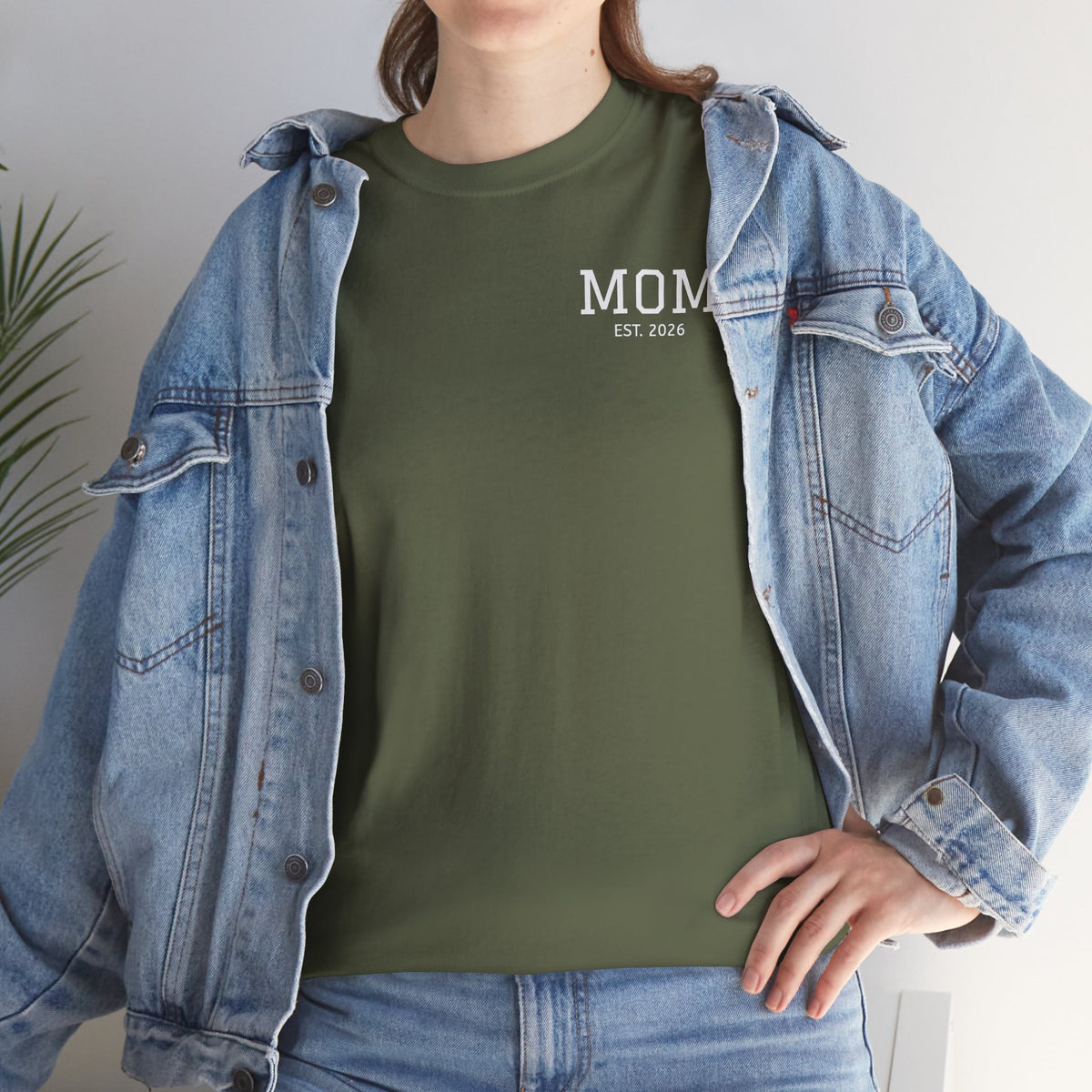 Mom Logo T-Shirt — Personalized Name Graphic Tee